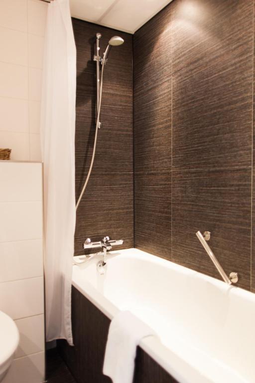 City Hotel Tilburg Hotel 3*